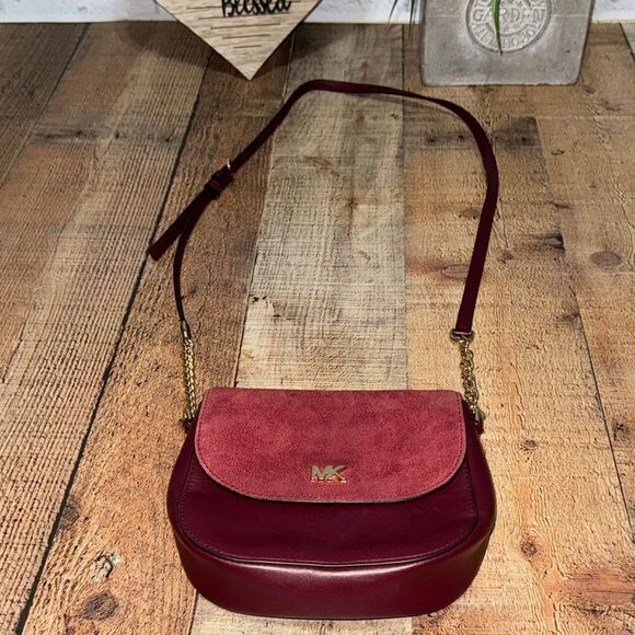 MICHAEL KORS
Leather and Suede Saddle Bag- Oxblood/Maroon - Picture 12 of 13